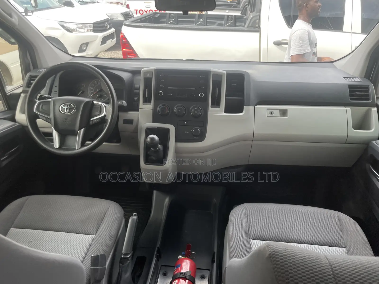 Toyota HiAce 2019 White