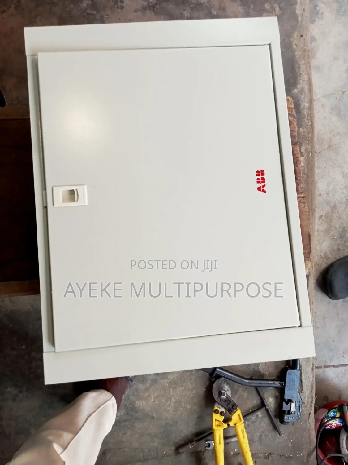 8way 3phase Distribution Board