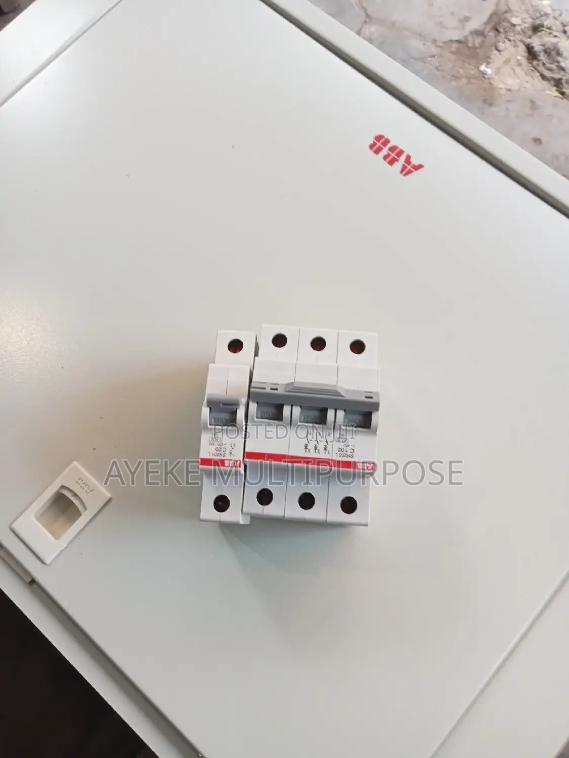 8way 3phase Distribution Board