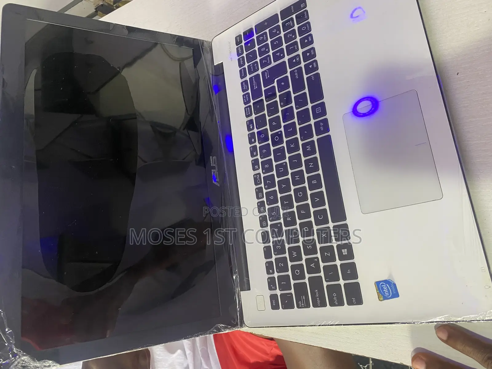 New Laptop Asus 4GB Intel SSD 256GB
