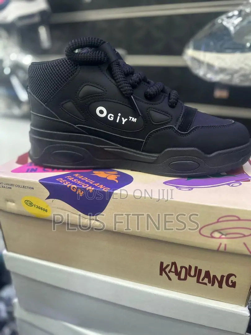Ogiy Ankle Sneakers.