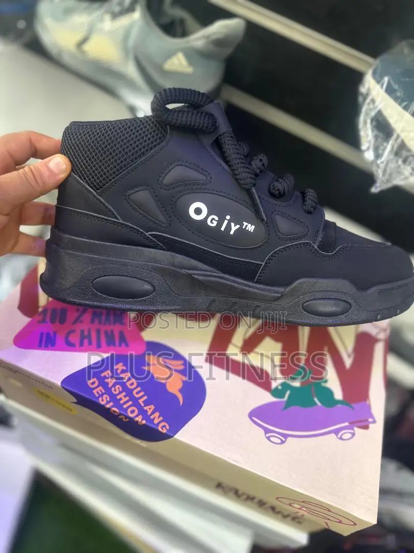 Ogiy Ankle Sneakers.