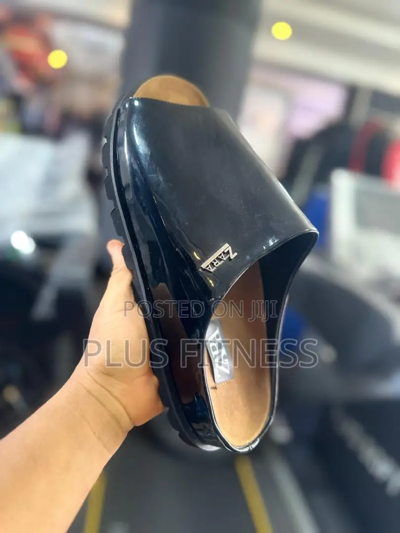 Zara Slides