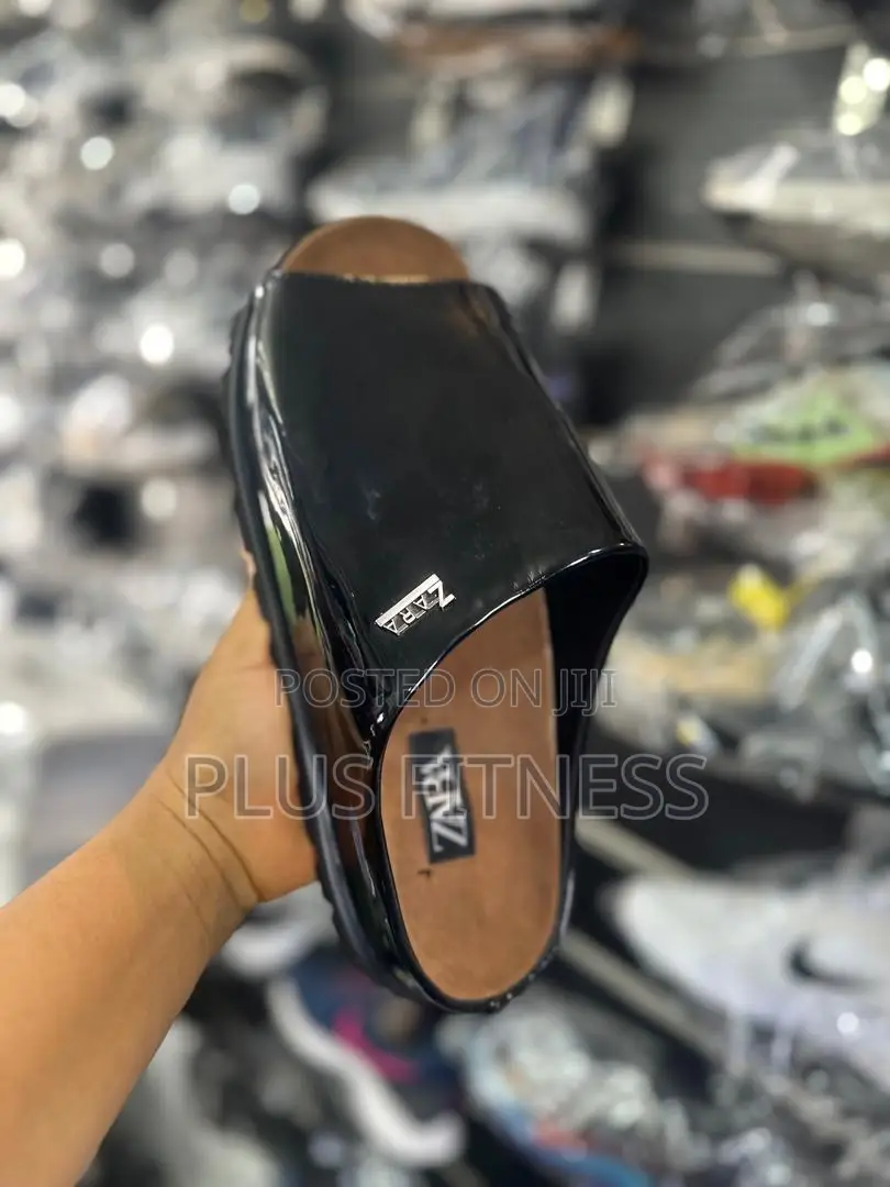 Zara Slides