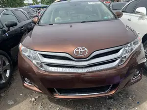 Toyota Venza V6 AWD 2012 Brown