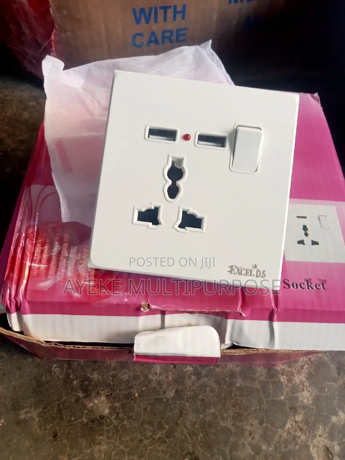 13AMPS Single Socket With USB