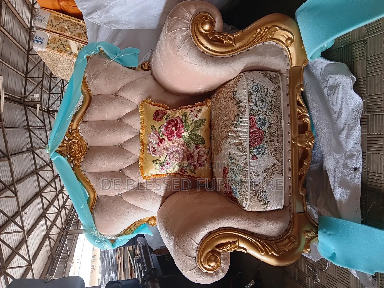 Royal Settees