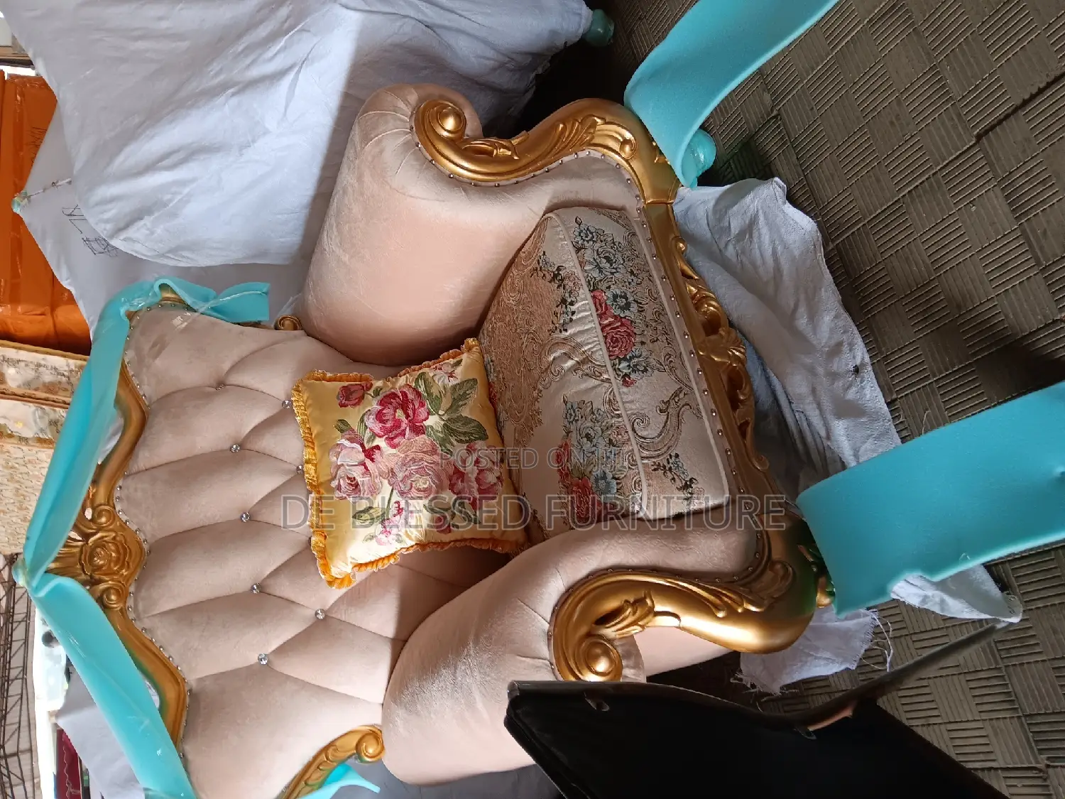 Royal Settees