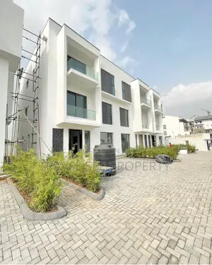 Furnished 6bdrm Duplex in Bananas  Lsland for sale