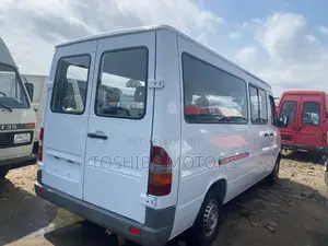 Mercedes-Benz Sprinter 2005 White