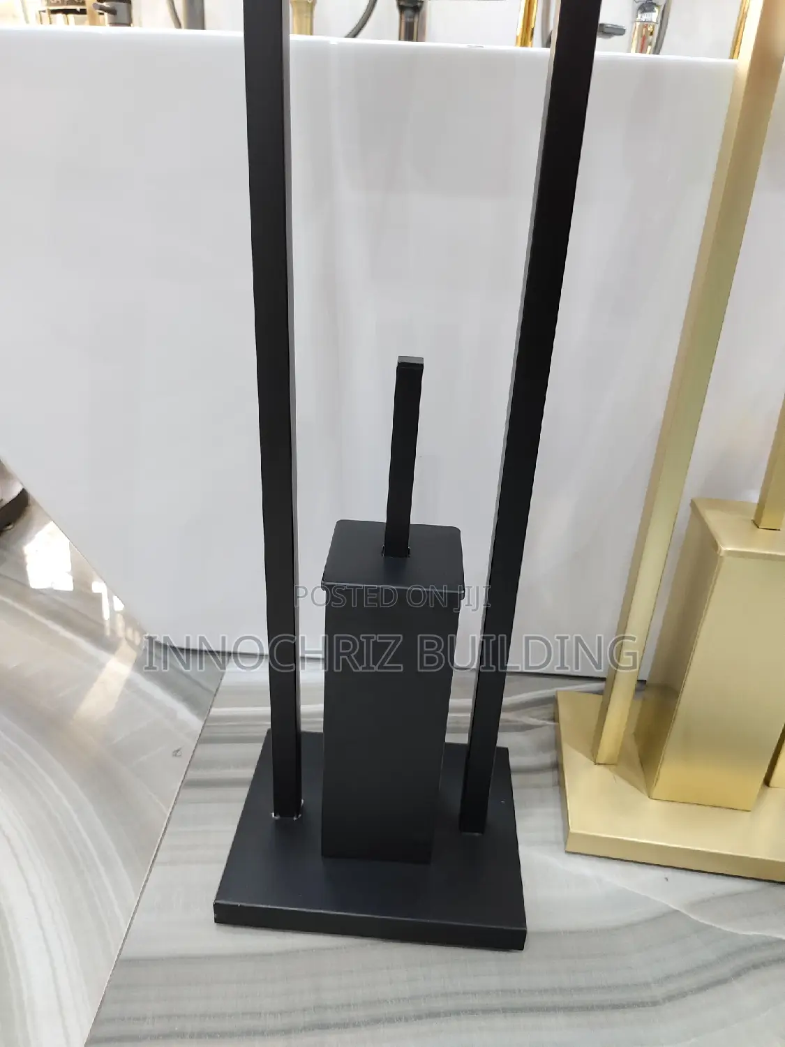 Vertical Square Black Brush And Tissue Tray
