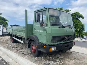 Mercedes Benz 814 German Truck