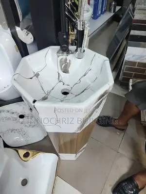Fancy Standing Basin (6543tp)