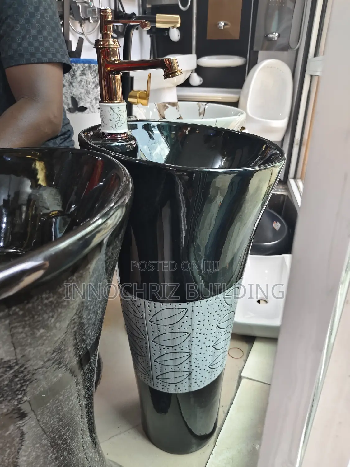 Fancy Standing Basin (6943PP)
