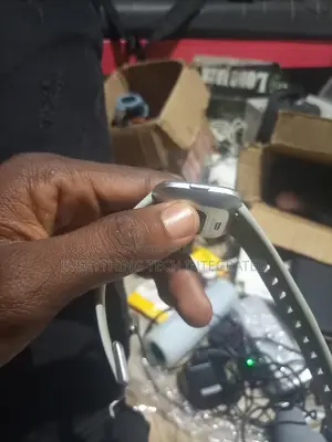 Fitbit Versa Smart Watch, Gray