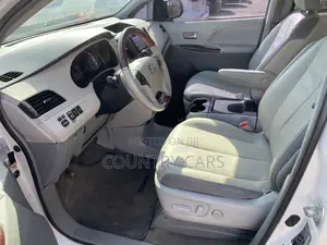 Toyota Sienna 2014 White