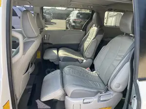 Toyota Sienna 2014 White