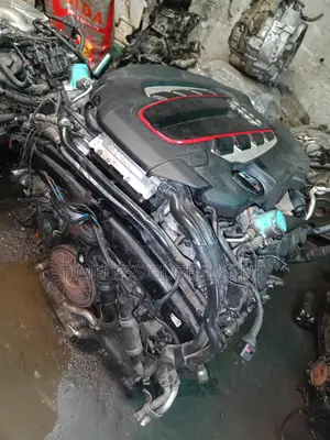 Audi A8L Engine V8