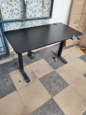 Quality Electric Height Adjustable Table