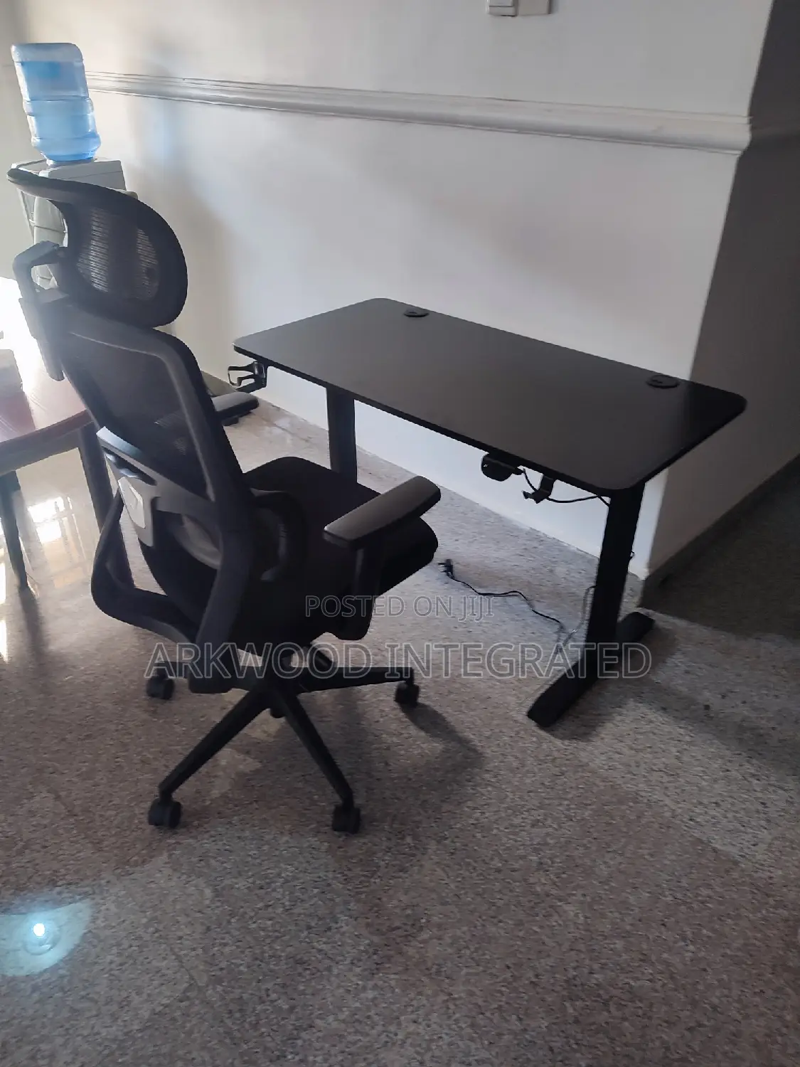 Quality Electric Height Adjustable Table