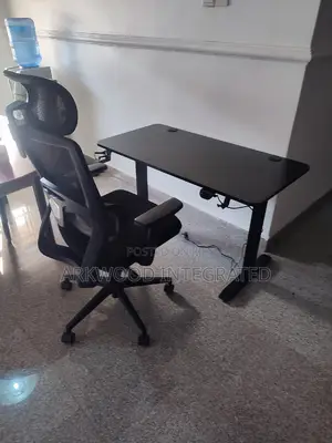 Quality Electric Height Adjustable Table