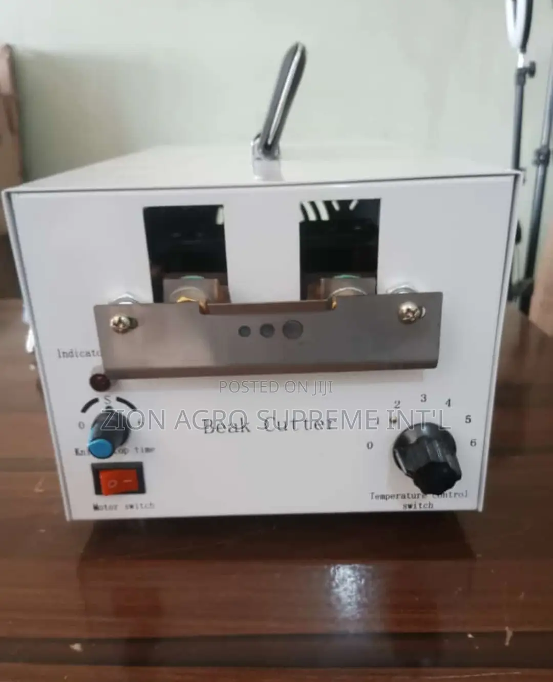 Auto Sensitive Debeaker With Counter