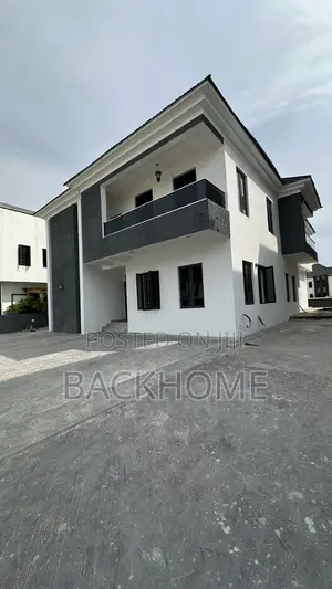 Photo - 5bdrm Duplex in Lakeview Park 2, Chevron for sale