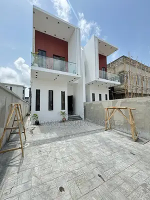 5bdrm Duplex in Ologolo for sale