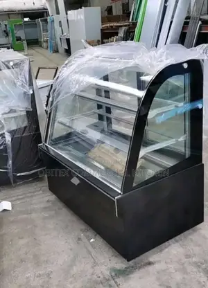 Industrial Standing Cake Display Chiller 5feets With 3steps