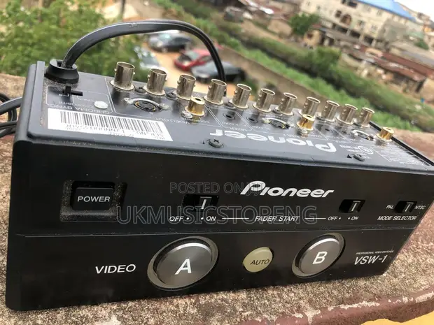 Pioneer VSW-1 Automatic Pro Video Switcher for DVJ-X1 System in