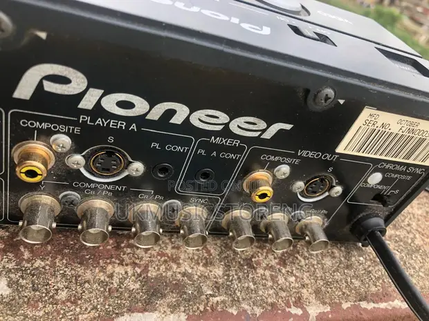 Pioneer VSW-1 Automatic Pro Video Switcher for DVJ-X1 System in