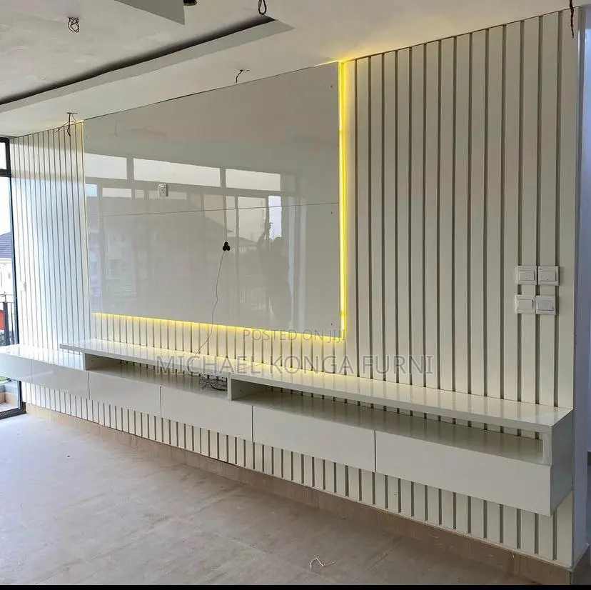 Luxurious Wall Unit