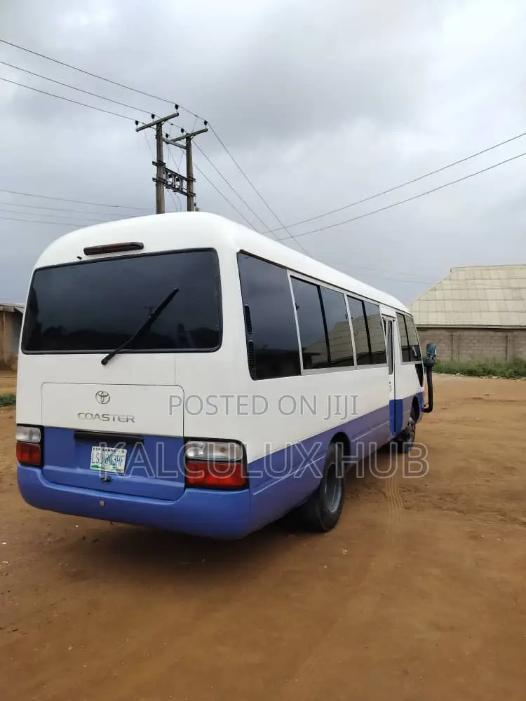 Coaster Bus for Charter