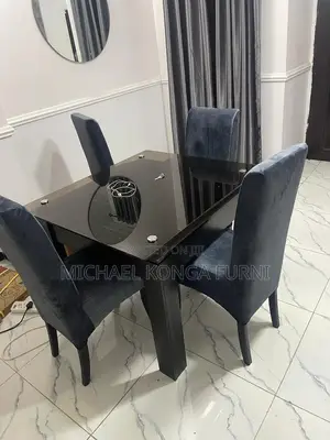 Simple 4 Seater Dinning