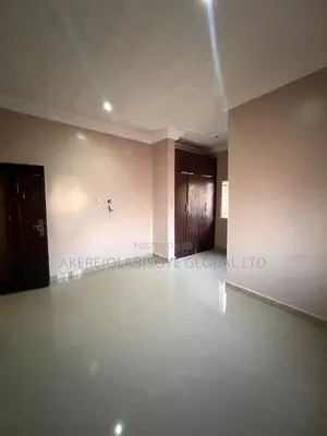 4bdrm Duplex in In An Estate for rent