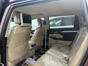 Toyota Highlander 2016