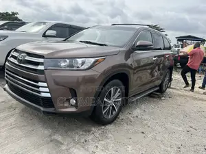 Toyota Highlander 2016