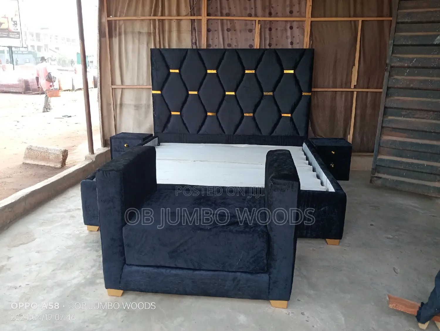 Mini Panel Bed