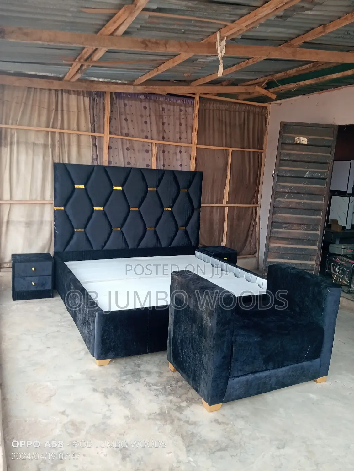 Mini Panel Bed