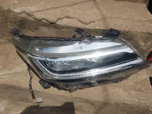Head Light Toyota Rush 2018