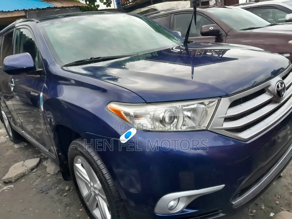 2013 Toyota Highlander Limited 3.5L 2WD - Image 1