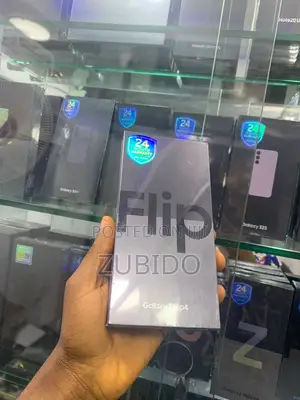 New Samsung Galaxy Z Flip4 128 GB Black
