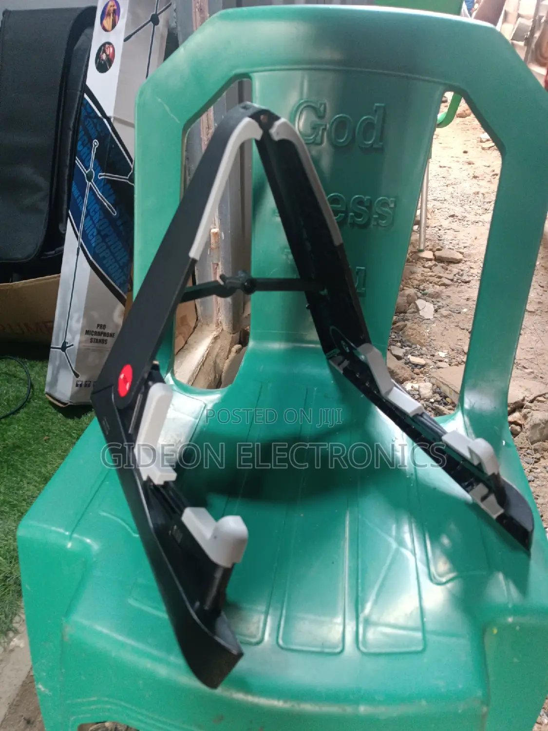 Foldable Guitar Stand