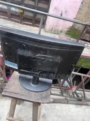 19 Inches Samsung Monitor