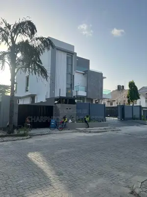 5bdrm Duplex in Lekki Phase 1 for sale