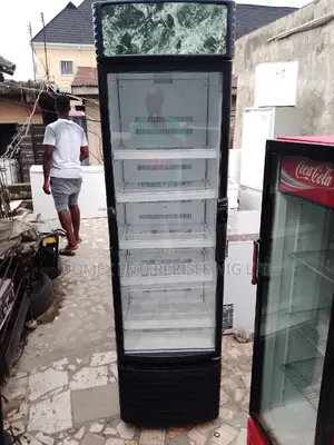 Standing Glass for Drinks