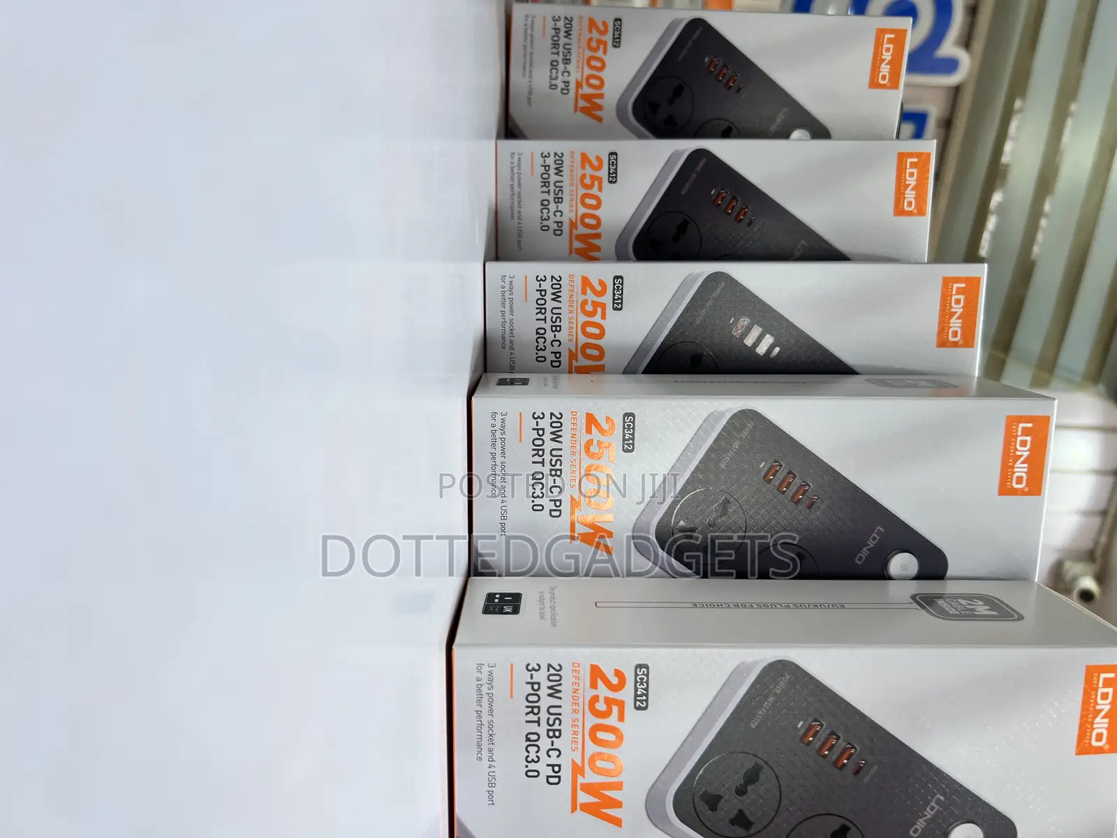 LDNIO SC3412 38W PD20W Power Strip 2-Meter Wall Extension