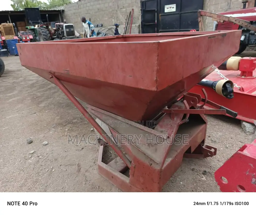 Fertilizer Spreader