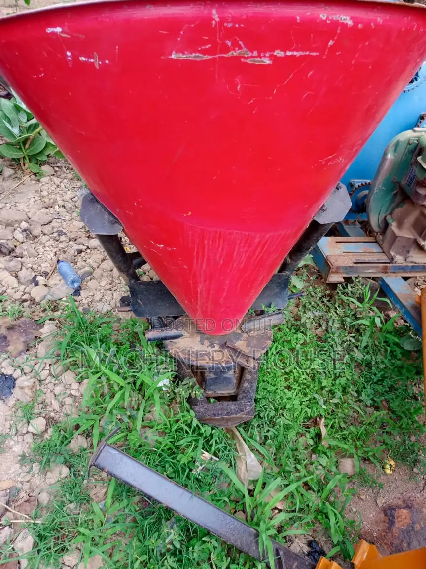 Fertilizer Spreader