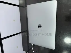 Laptop Apple MacBook Pro 2018 32GB Intel Core I9 SSD 1T